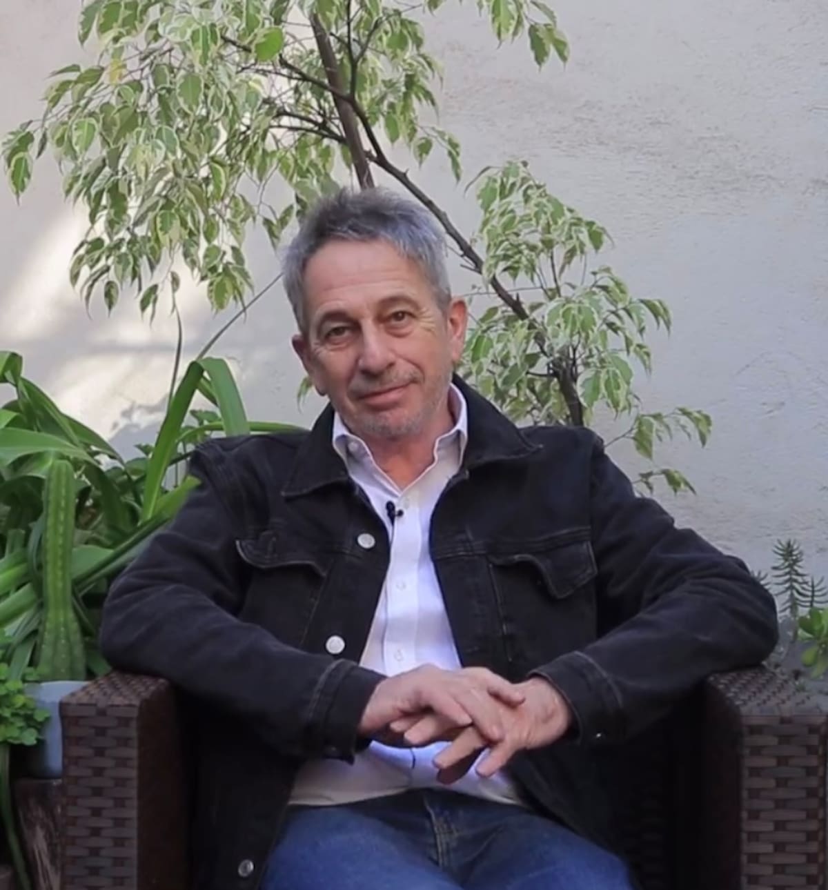 Alfredo Castro lamenta que aún no hayan existido cambios sustanciales en el ámbito cultural respecto a las promesas que se realizaron durante la campaña del presidente Gabriel Boric.