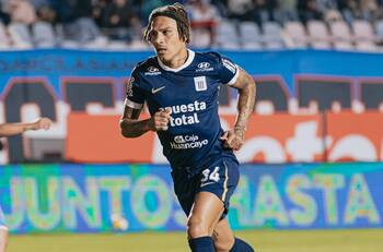 Alianza Lima tropieza antes de jugar con Universidad de Chile, pero recupera a Paolo Guerrero