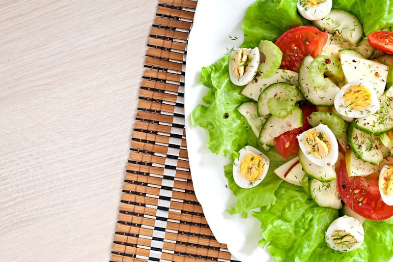 Los expertos aconsejan incorporar determinados productos a nuestra dieta para beneficiarnos de sus propiedades. Créditos: Freepik.