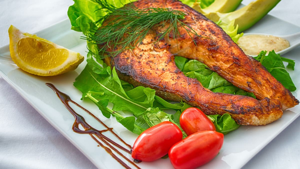Seis alimentos que debes incluir en tu alimentación si tienes hígado graso