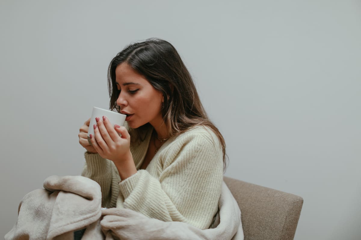Uno de los alimentos que previenen la gripe es el jengibre y resulta perfecto tomarse en té