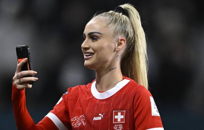 , futbolista suiza.