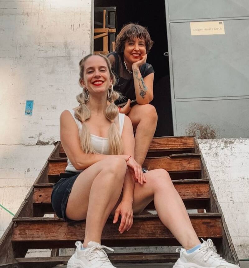 Alison Mandel tiene un podcast con Chiqui Aguayo.