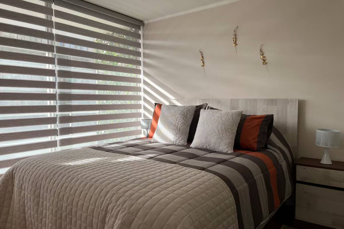 Este acogedor departamento está instalado en el corazón de la ciudad.