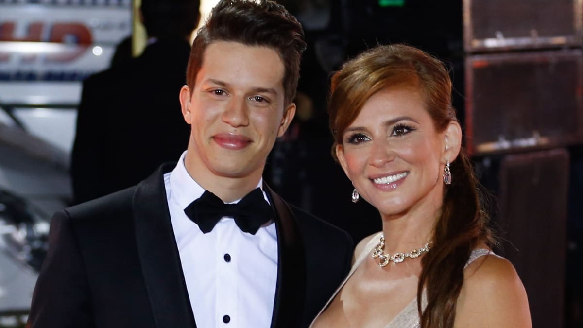 Alonso Quintero asegura que Canal 13 lo despidió por su relación con Sigrid Alegría: “Me quedé sin pega”