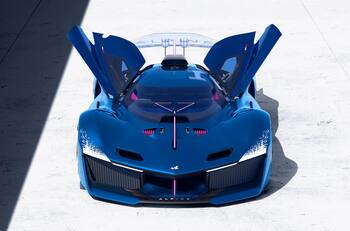 Salón de París 2024: Alpine renueva su Batimóvil movido por hidrógeno