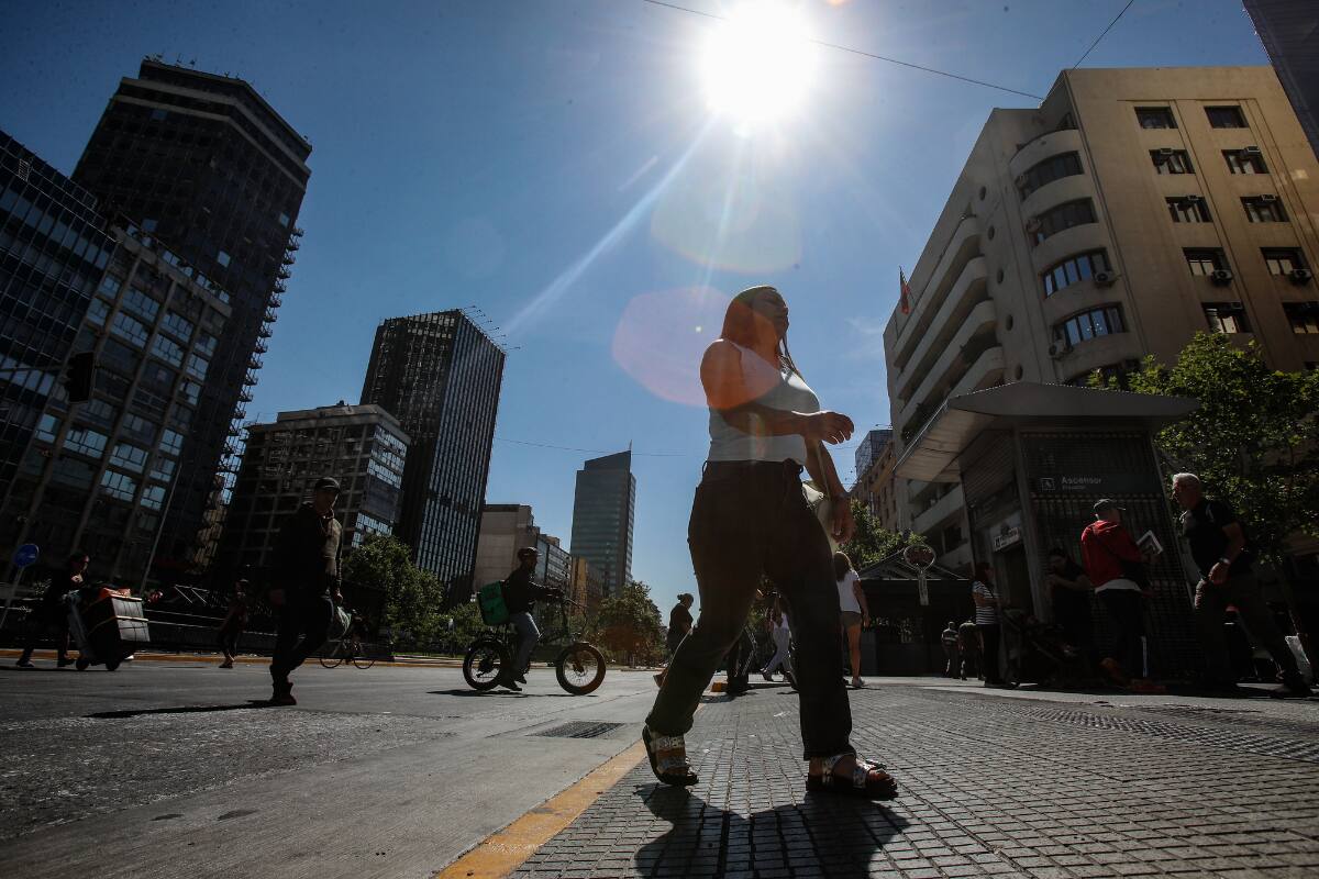 Una dorsal en altura dejaría máximas de más de 32°C en varios puntos de la zona centro-sur de Chile. Créditos: Diego Martin /Aton Chile.