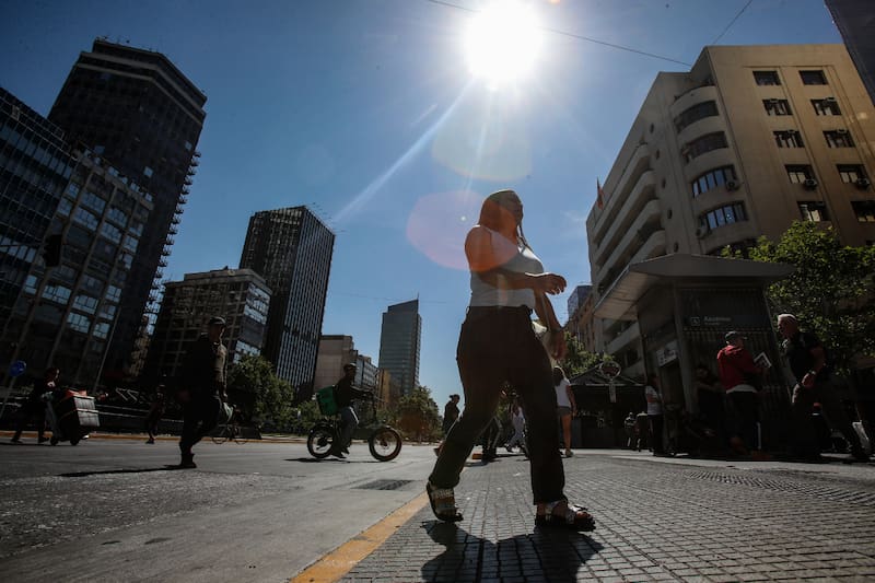 Una dorsal en altura dejaría máximas de más de 32°C en varios puntos de la zona centro-sur de Chile. Créditos: Diego Martin /Aton Chile.