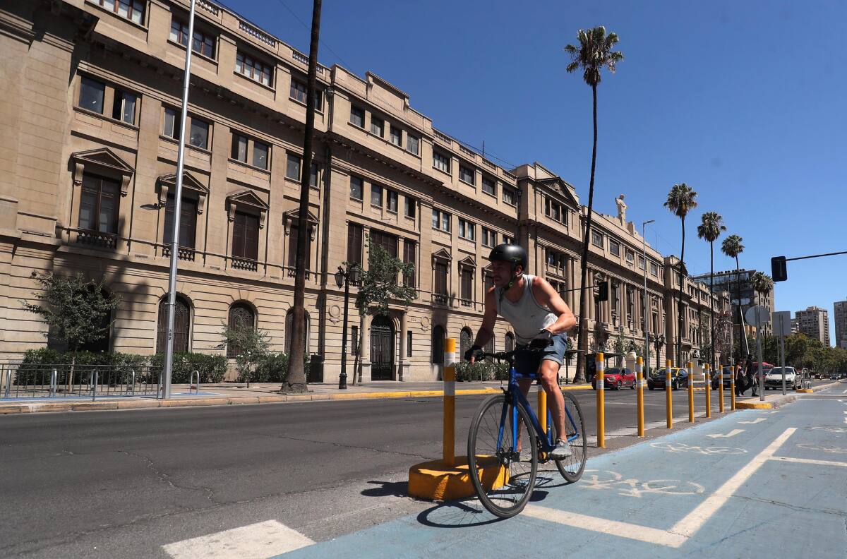 Con cielos despejados y máximas de 31°C: Este será el día más caluroso de la semana en Santiago
