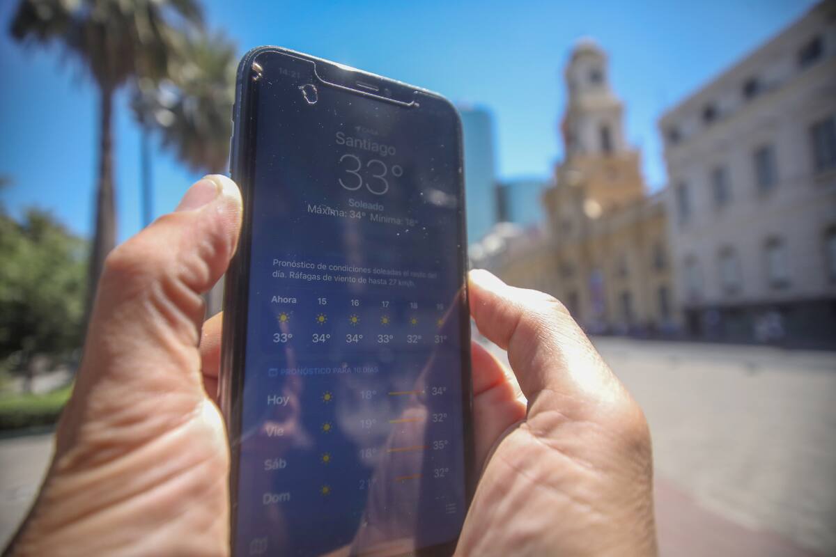 Este miércoles, la máxima en la capital se espera que alcance los 33°C. Créditos: Javier Salvo/Aton Chile.