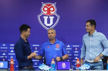 Lejos de un acuerdo en la U: Manuel Mayo se planta ante representante de Gustavo Álvarez