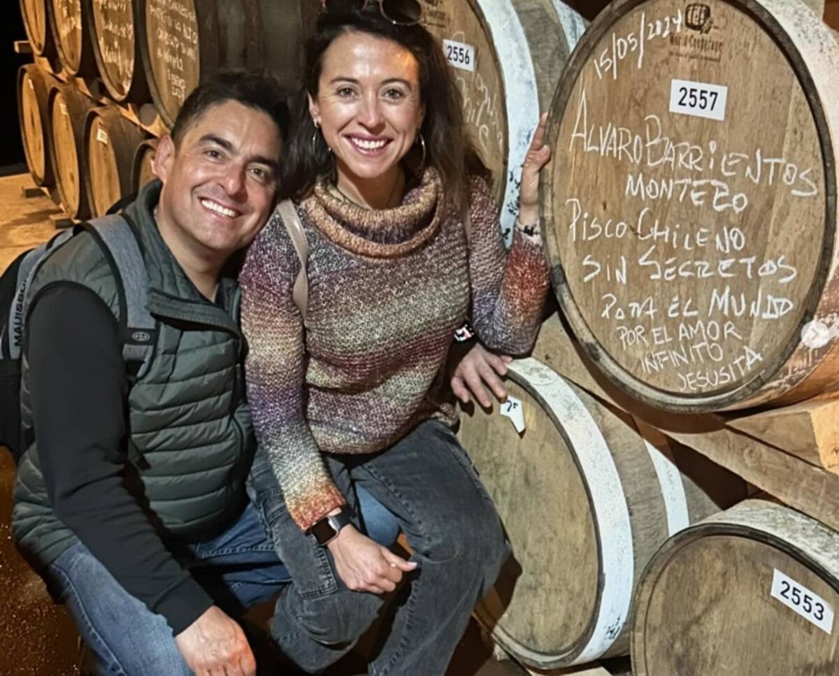 Álvaro Barrientos y su esposa tienen 3 hijos. Créditos: Instagram