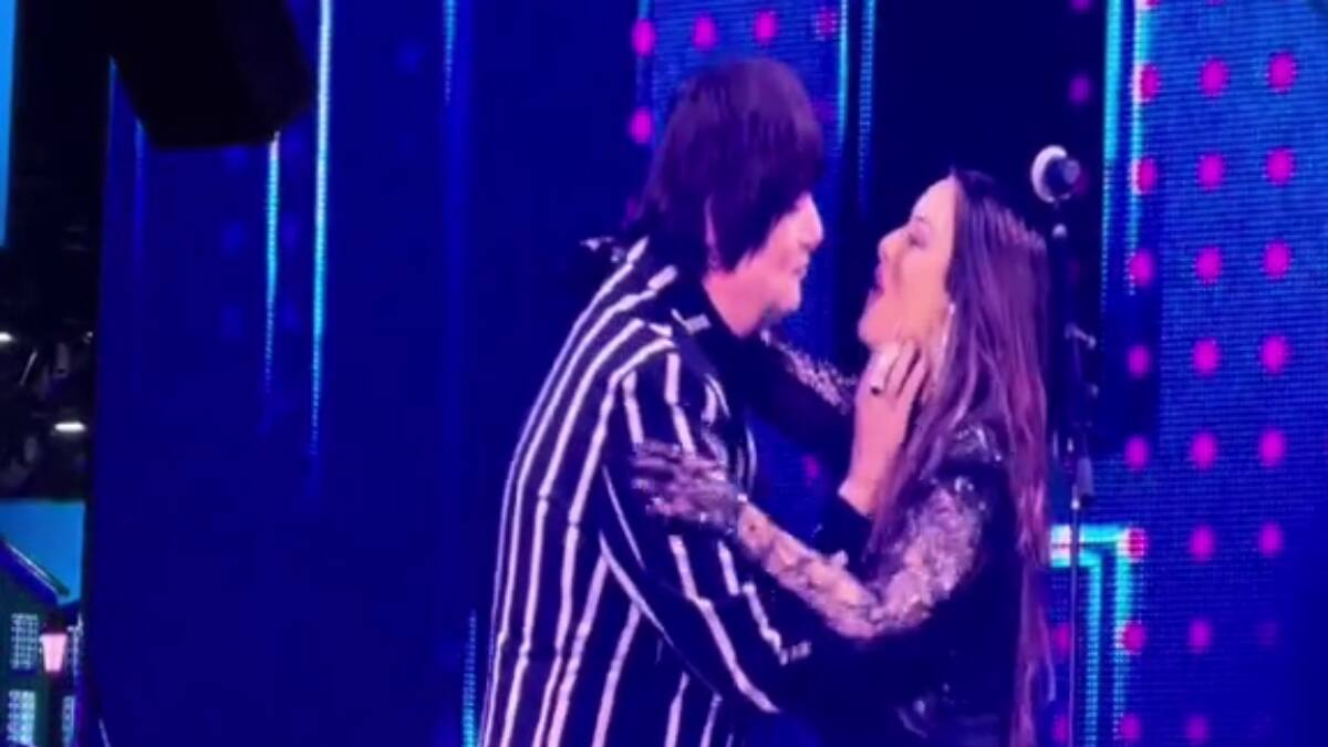 ¿Pareja a la vista? Myriam Hernández y Álvaro Henríquez protagonizan romántico encuentro en el Estadio Nacional