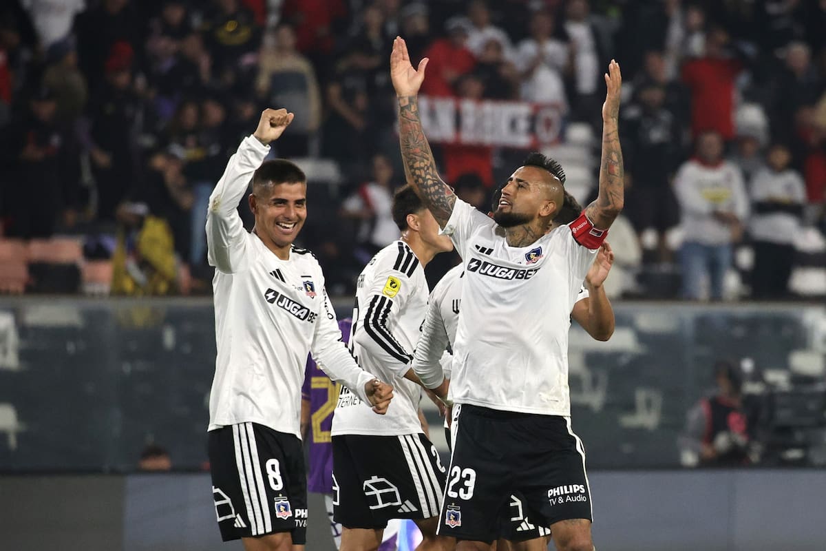 El volante celebrando su gol ante Deportes Concepción