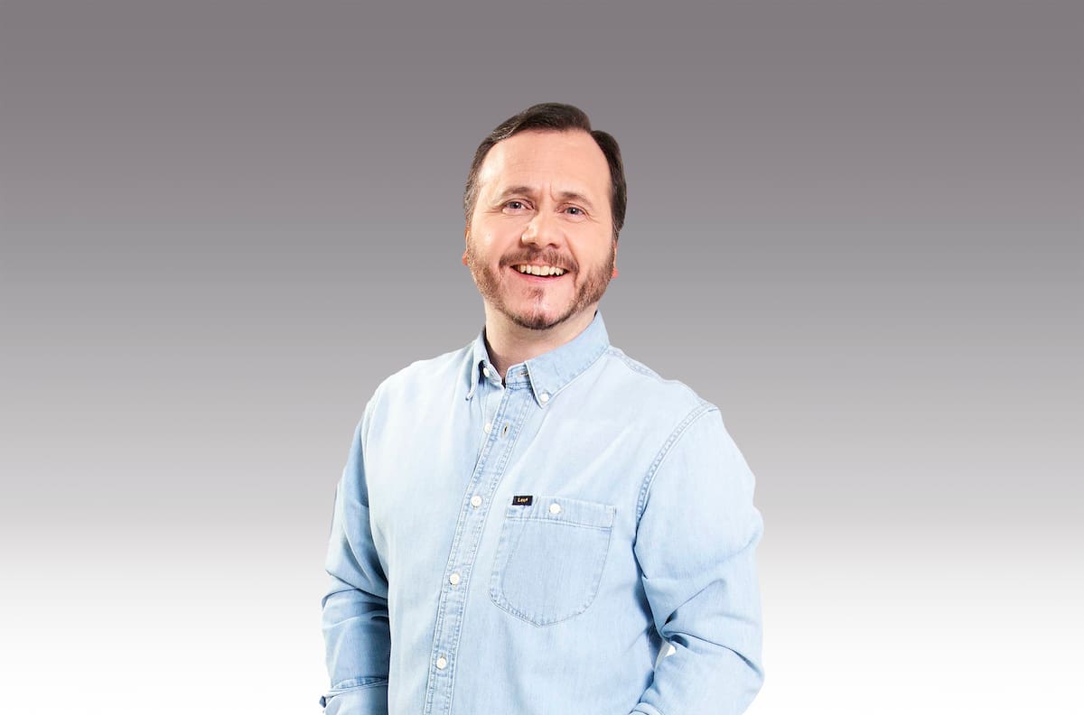 Quién es Álvaro Paci, periodista y conductor de “T13 Finde”
