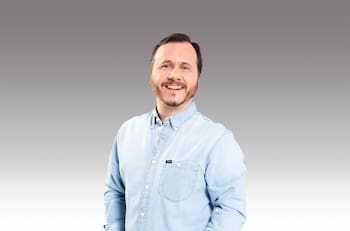 Quién es Álvaro Paci, periodista y conductor de “T13 Finde”