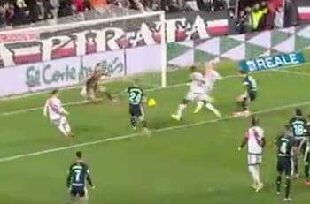 VIDEO | Notable: la doble atajada que terminó salvando al Betis de Manuel Pellegrini en España