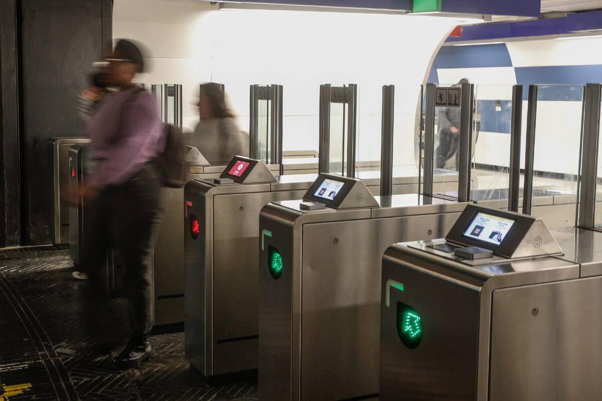 Junto con ello, a contar de marzo también aumentará el Monto Máximo Mensual, que permite viajar gratis dentro de Santiago. Créditos: Diego Martin /Aton Chile.