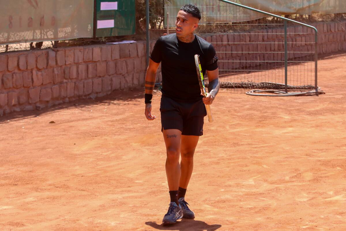 El tenista chileno de 23 años lucha por dar el salto en el circuito ITF.