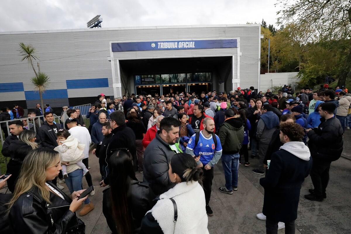 Amenaza de bomba partido Huachipato vs la U. Agencia Aton
