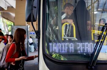 Este país de América Latina es el único que tiene transporte gratuito: aplica en más de 120 ciudades