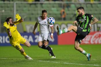 Colo Colo fue masacrado por el colista de Brasil y quedó eliminado de Copa Sudamericana
