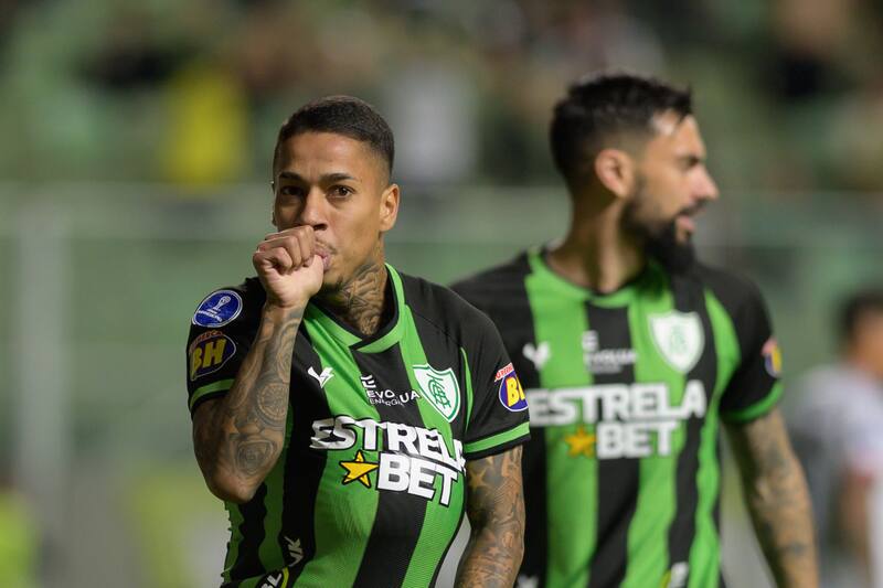 Los brasileños le dieron un toque a Colo Colo (Foto: Aton)