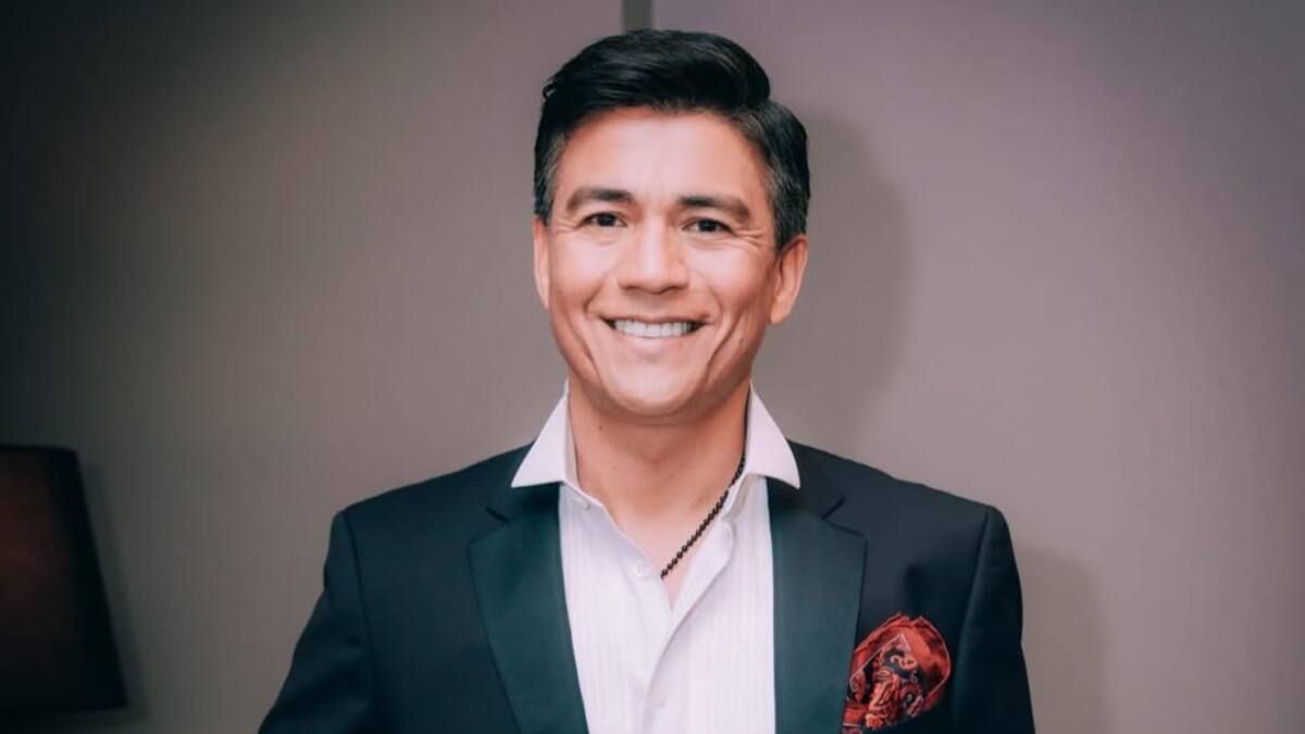 ¿Cuánto cuesta el imponente RAM 1500 que conduce Américo?