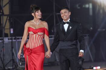 “Pu…que rico”: La foto en pijama y relajados de Américo con Yamila Reyna tras la Gala del Festival