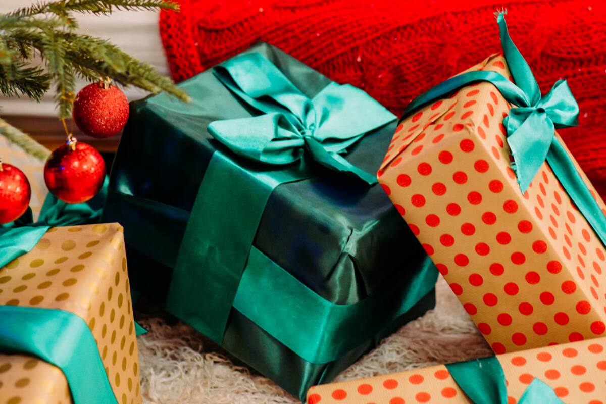 Fácilmente, podrás organizar el intercambio de regalos con tus seres queridos.