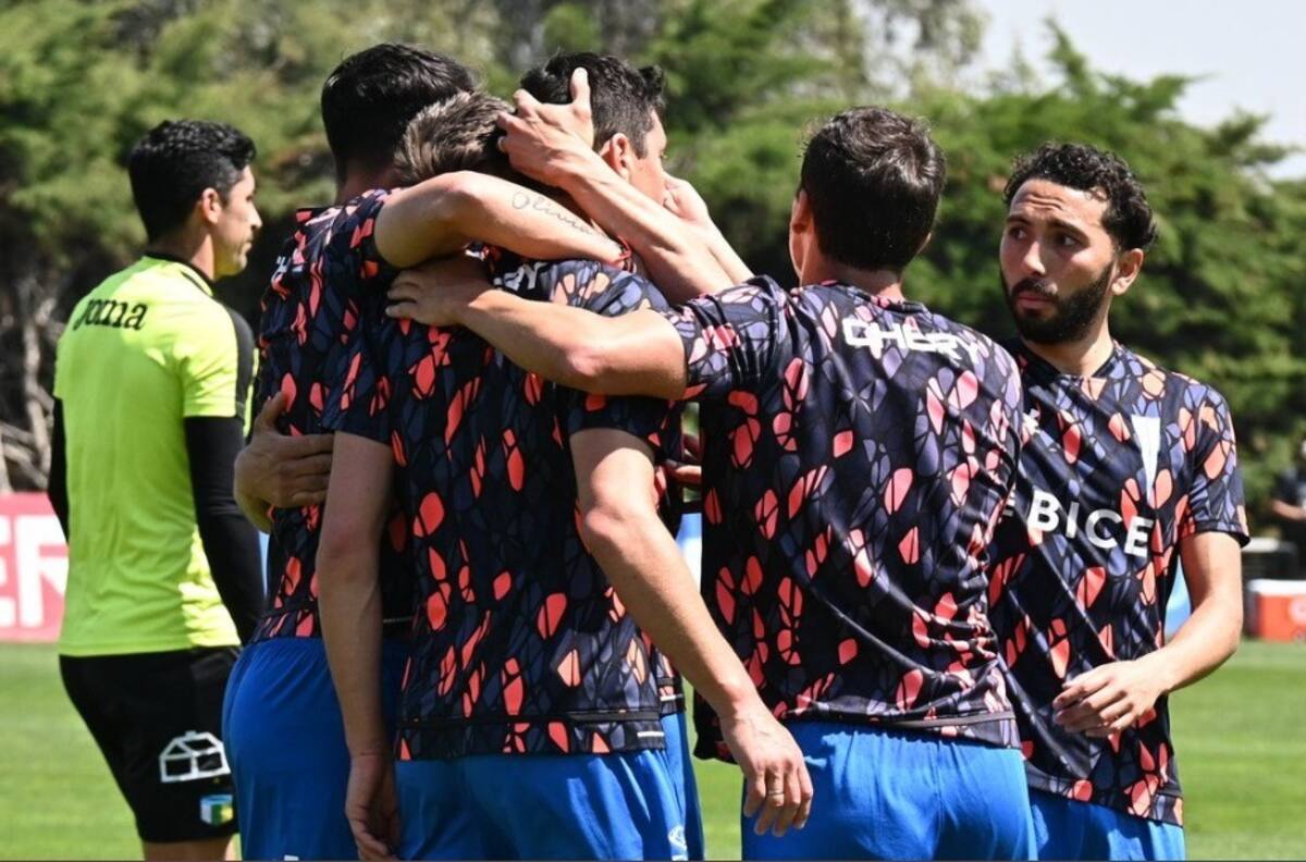 Universidad Católica triunfa en amistoso con el retorno de un desechado y golazos de dos cuestionados refuerzos