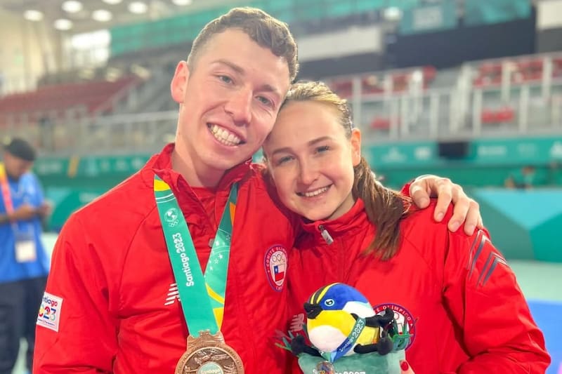 La deportista junto a su esposo Camilo Velozo. Foto: Instagram Anastasiia Velozo.