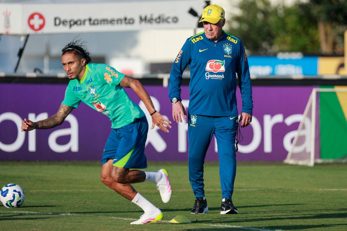 en los entrenamientos de Brasil. Foto: EFE/ Sebastiao Moreira.