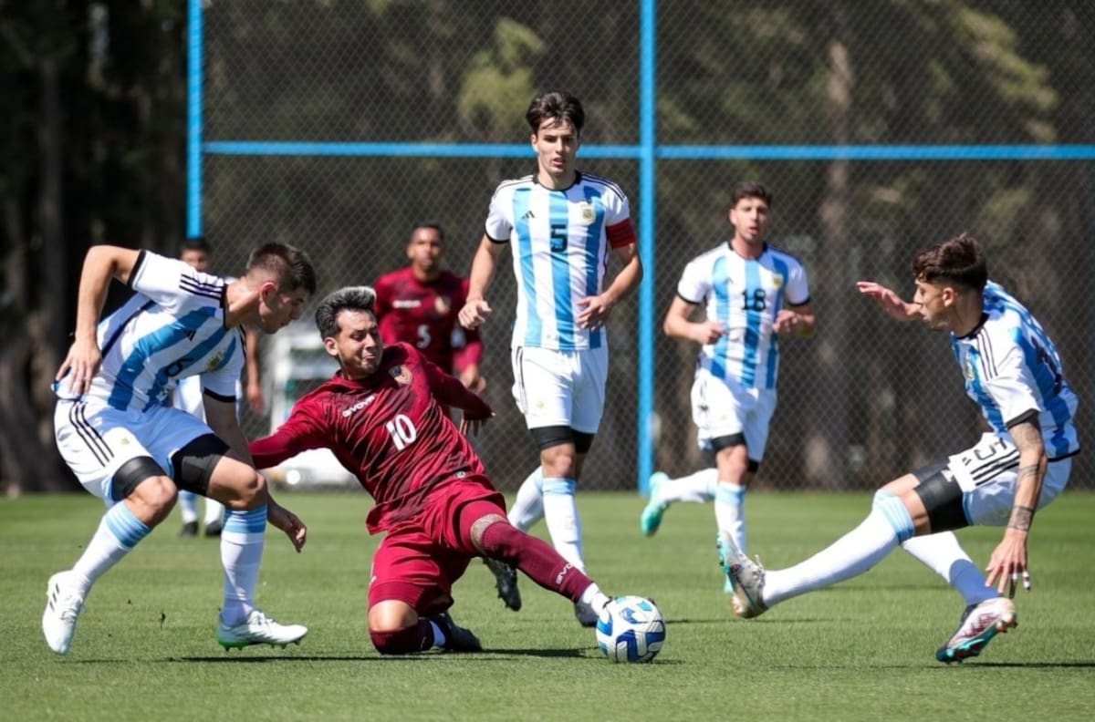 Decepcionó en la U, volvió a Venezuela y renace en el fútbol amargando a la Argentina de Pablo Solari