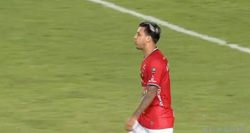 Anderson Contreras, ex U, fue uno de los que envió su penal afuera.
