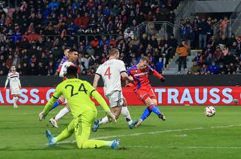 Manchester United sufrió en la Europa League tras grosero error de Onana: Plzen no desaprovechó