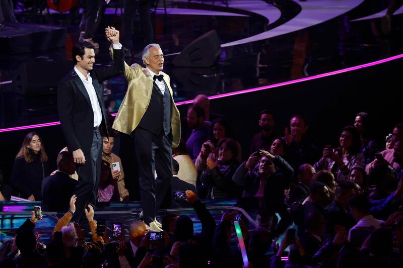 Vina del Mar, 26 de febrero de 2024.
Andrea Bocelli se presenta durante la segunda noche del Festival de Vina 2024.
Raul Zamora/Aton Chile
