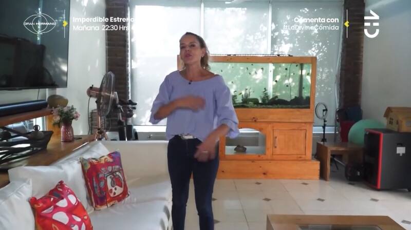 La sala donde comparte con sus invitados. Créditos: CHV.