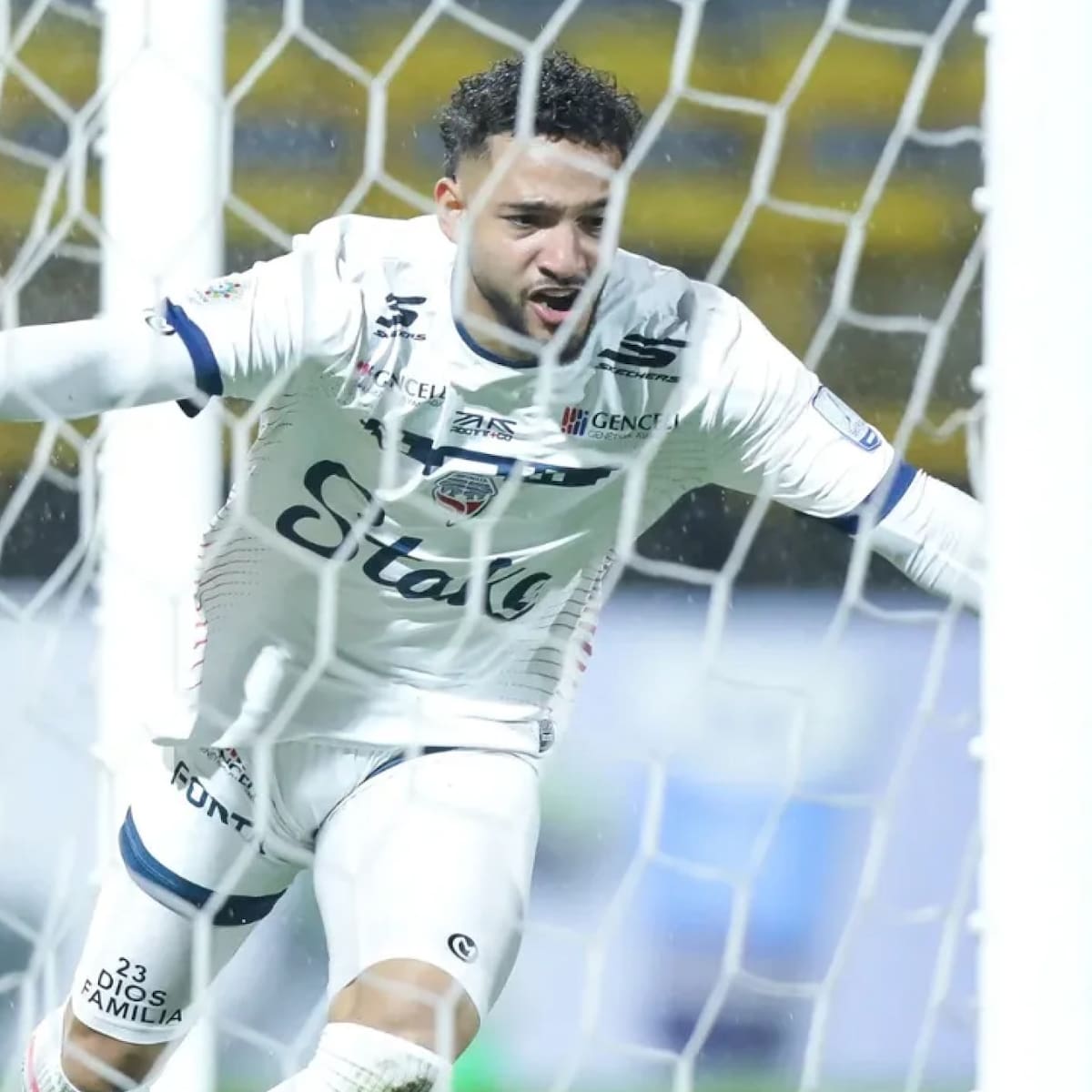 Es colombiano y jugó en Europa: Everton tiene abrochado a su primer fichaje del segundo semestre