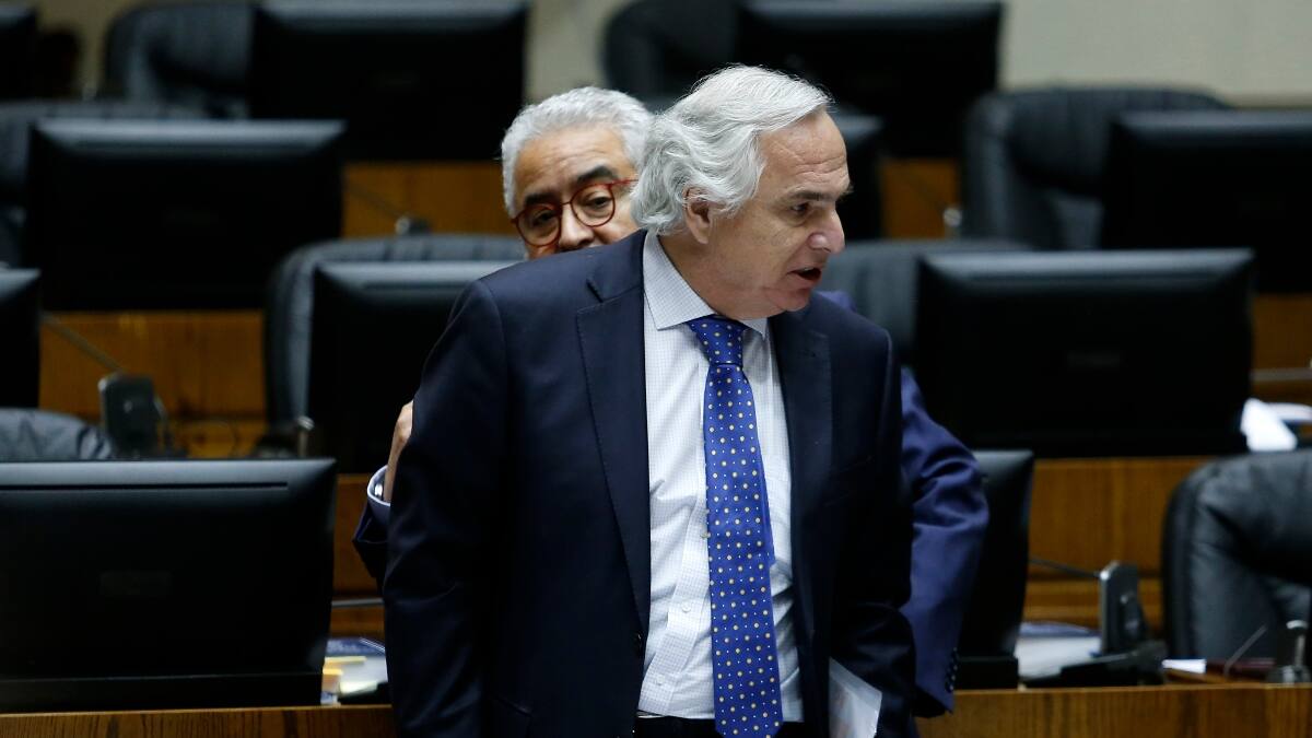 ¿Por qué Andrés Chadwick renunció a la presidencia de la Junta Directiva de la Universidad San Sebastián?