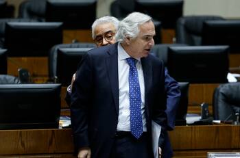 ¿Por qué Andrés Chadwick renunció a la presidencia de la Junta Directiva de la Universidad San Sebastián?