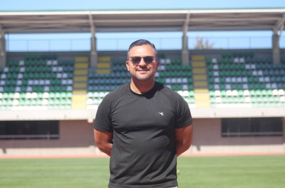 Equipo del fútbol chileno se queda sorpresivamente sin DT: extrañaba a su familia