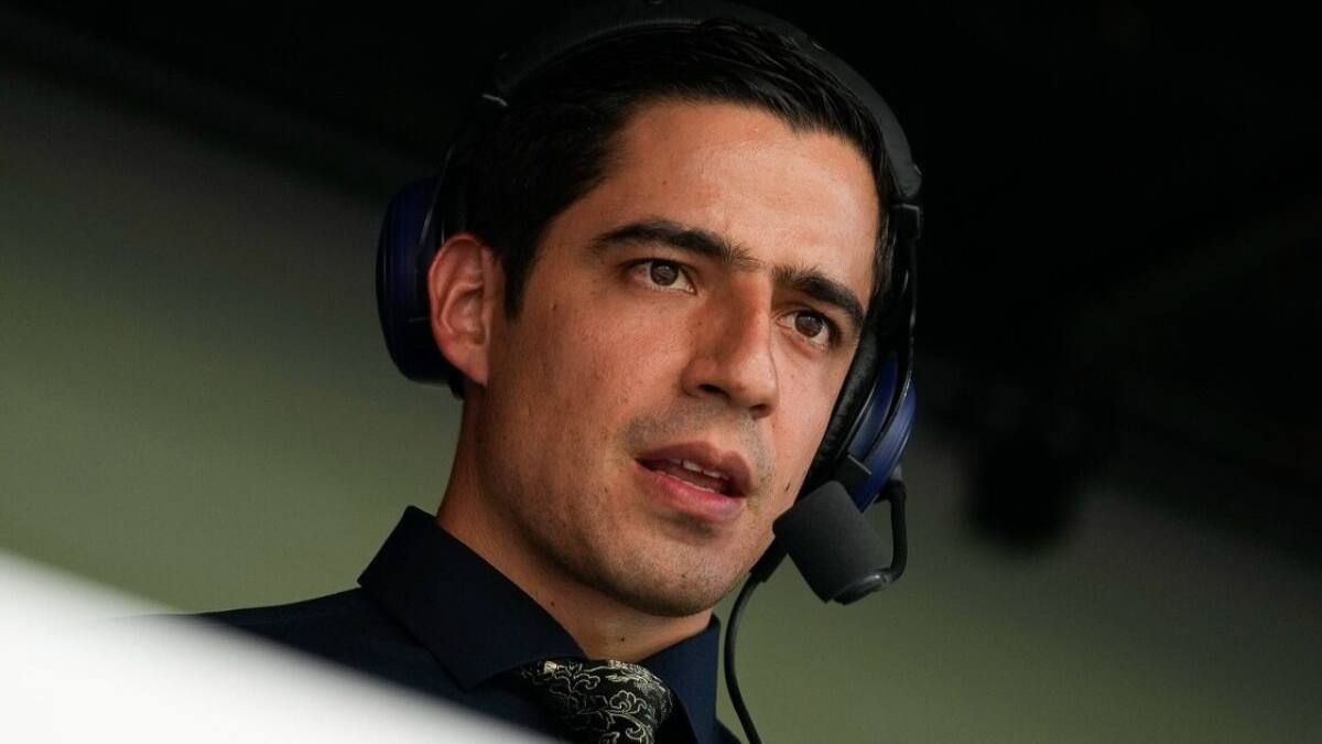 En plena transmisión: relator mexicano acusó censura por criticar a su selección