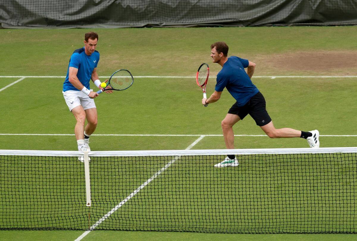 Andy Murray se prepara para disputar solamente el dobles junto a su hermano Jamie. Foto: EFE
