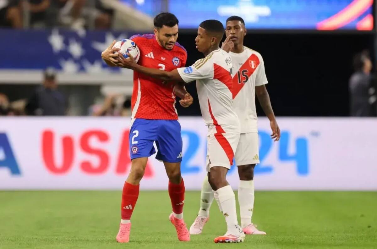 El destacado jugador internacional que se ofreció a Colo Colo y Jorge Almirón le bajó el pulgar