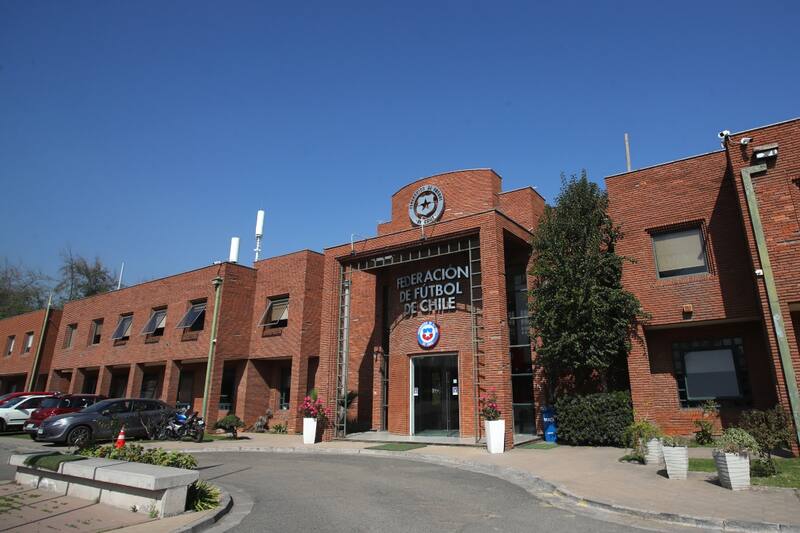 La Asociación le debe más de 30 millones de dólares a Warner por incumplimiento de contrato, debido a partido que nunca se transmitieron. Foto: Agencia ATON.