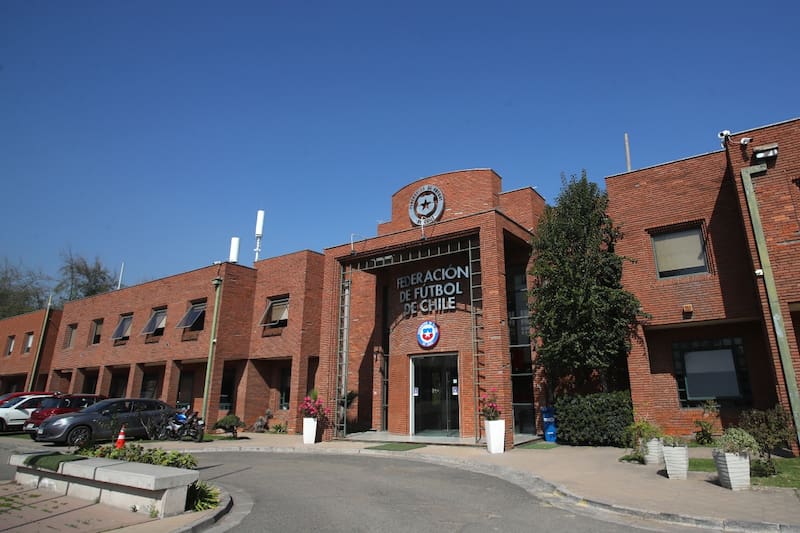 Presidentes del fútbol chileno propusieron nuevo sistema de torneo que costará cerca de 4 millones de dólares. Foto: Agencia ATON.