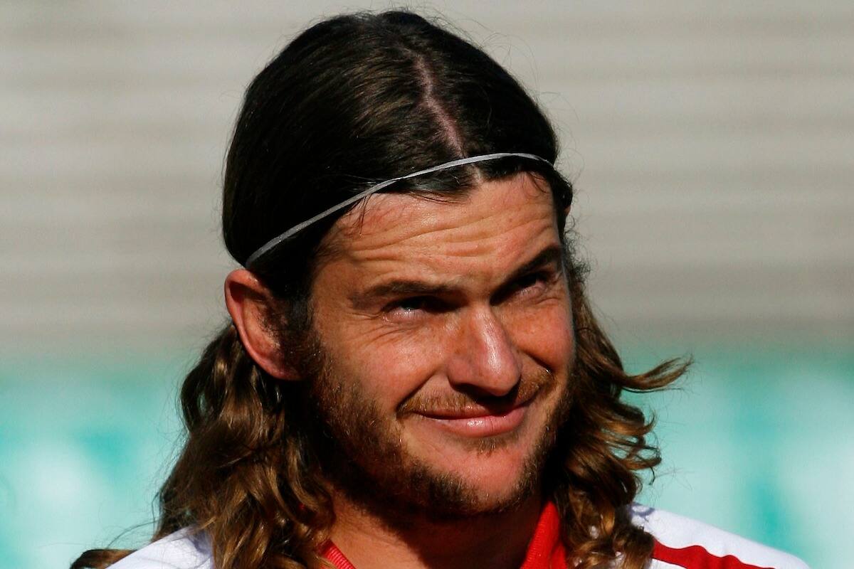 El Rockero confesó que le gustaría dirigir en el fútbol chileno, sobre todo a Colo Colo, su equipo. Foto: Aton.