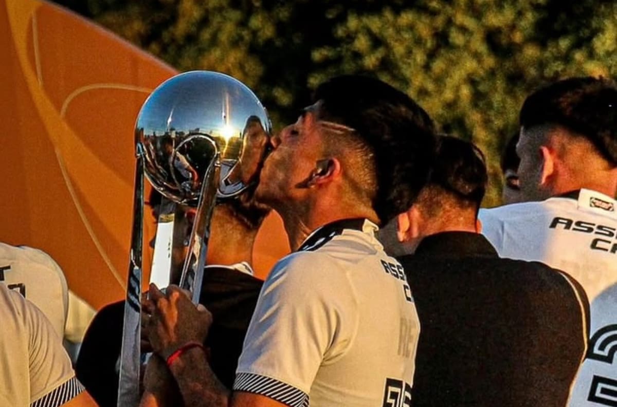 Colo-Colo deja ir gratis a una de sus joyas: lo querían en Brasil y ahora da el salto a Europa