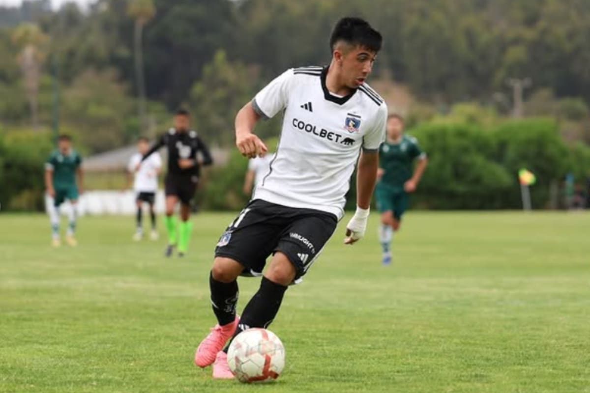El volante jugando en Colo-Colo